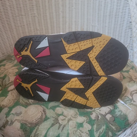 Jordan 6 White and Red Youth  Size 3Y - Picture 3 of 5